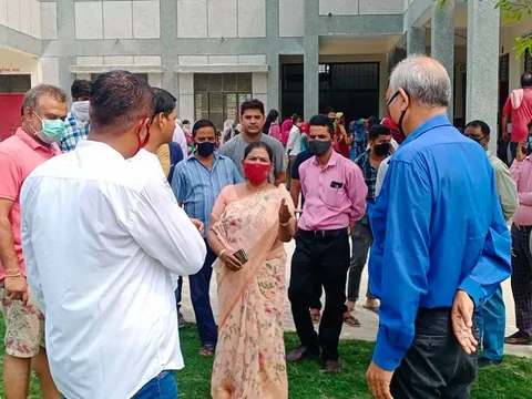 नगली राजापुर एमसीडी स्कूल में राशन किट वितरण — 15