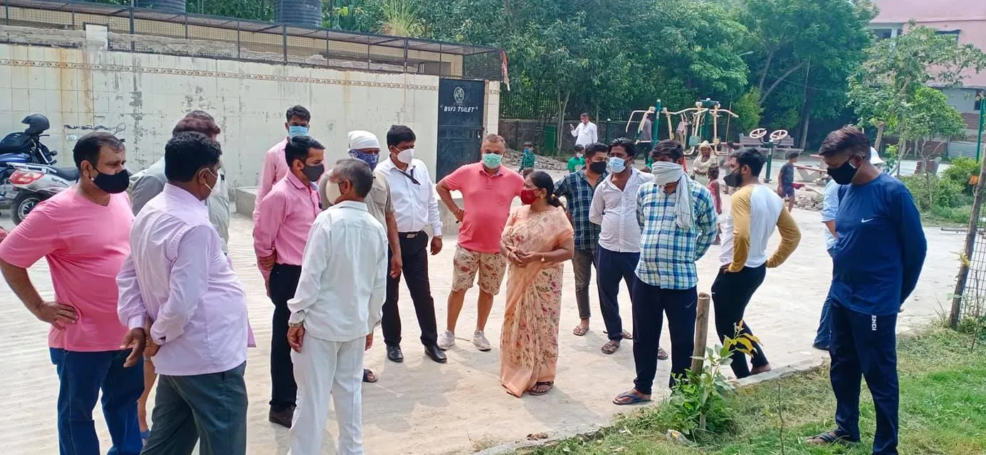नगली राजापुर एमसीडी स्कूल में राशन किट वितरण — तस्वीर 25 में से 26