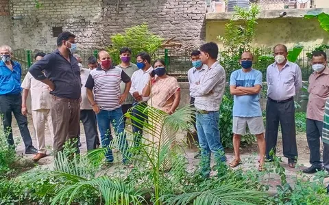 सनलाइट कॉलोनी 2 के पीपल वाले पार्क में सफाई अभियान