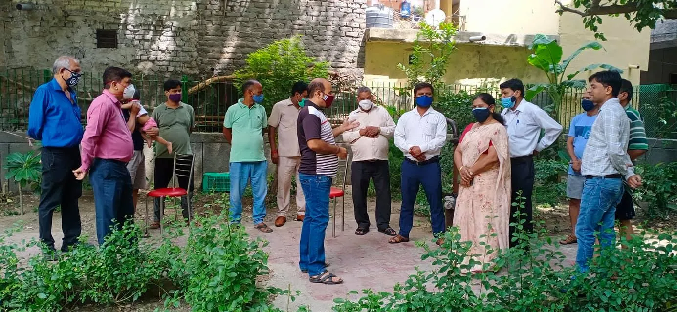 सनलाइट कॉलोनी 2 के पीपल वाले पार्क में सफाई अभियान — तस्वीर 12 में से 12