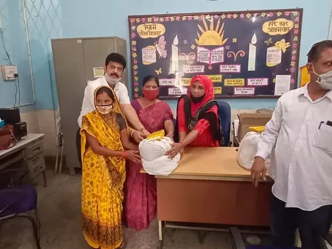 हरी नगर आश्रम प्राइमरी बाल विद्यालय में राशन किट वितरण — 7