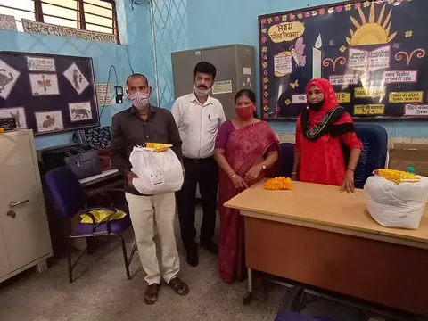 हरी नगर आश्रम प्राइमरी बाल विद्यालय में राशन किट वितरण — 10