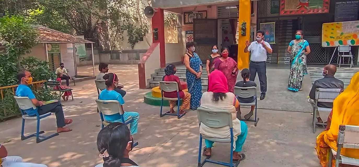 हरी नगर आश्रम, सब्ज़ी मंडी प्राइमरी कन्या विद्यालय में राशन किट वितरण — तस्वीर 6 में से 20