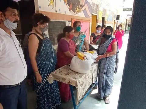 हरी नगर आश्रम, सब्ज़ी मंडी प्राइमरी कन्या विद्यालय में राशन किट वितरण — 14