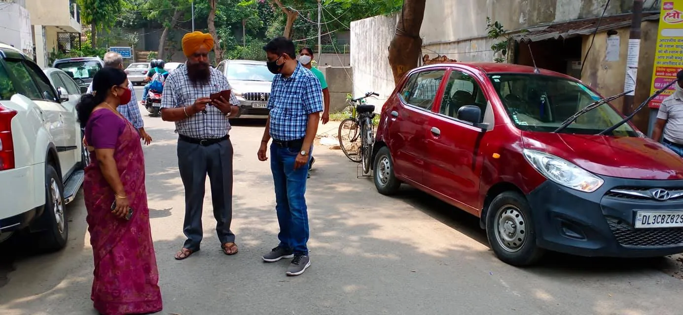 सिद्धार्थ एक्सटेंशन पॉकेट A में मानसून-पूर्व नाली सफाई अभियान — तस्वीर 5 में से 13