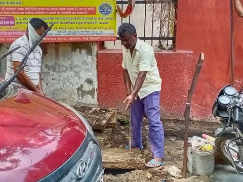सिद्धार्थ एक्सटेंशन पॉकेट A में मानसून-पूर्व नाली सफाई अभियान — 7