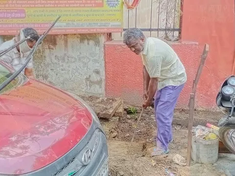 सिद्धार्थ एक्सटेंशन पॉकेट A में मानसून-पूर्व नाली सफाई अभियान — 8