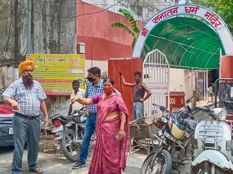 सिद्धार्थ एक्सटेंशन पॉकेट A में मानसून-पूर्व नाली सफाई अभियान — 9