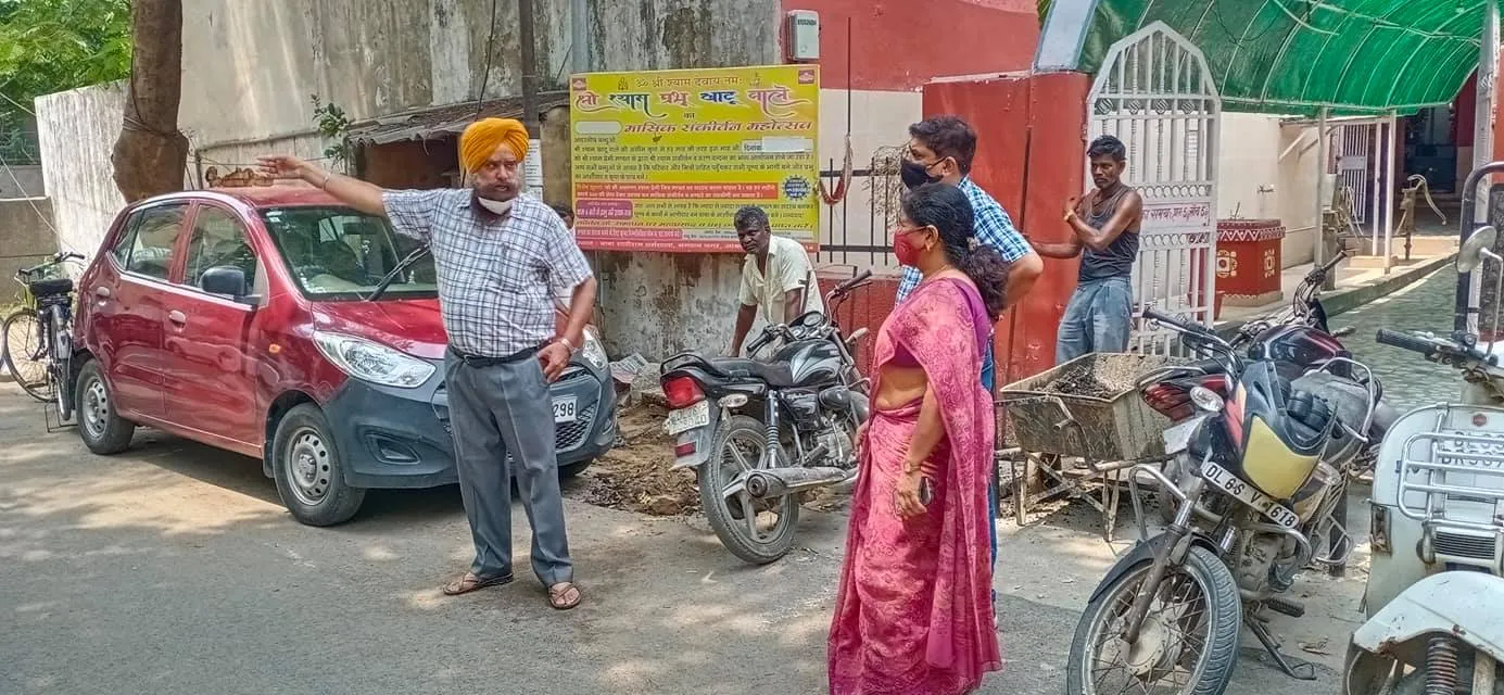 सिद्धार्थ एक्सटेंशन पॉकेट A में मानसून-पूर्व नाली सफाई अभियान — तस्वीर 12 में से 13