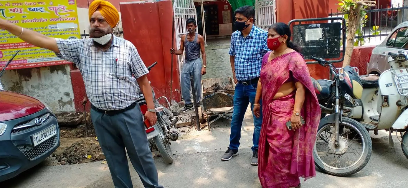 सिद्धार्थ एक्सटेंशन पॉकेट A में मानसून-पूर्व नाली सफाई अभियान — तस्वीर 13 में से 13
