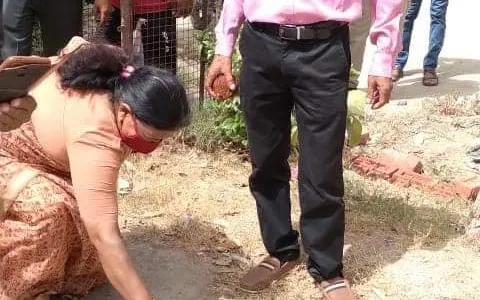 नगली रजापुर में टेनिस कोर्ट की चारदीवारी का शिलान्यास