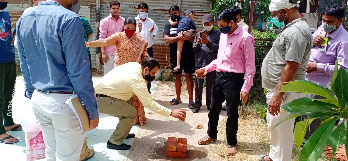 नगली रजापुर में टेनिस कोर्ट की चारदीवारी का शिलान्यास — तस्वीर 7 में से 7