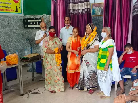 सनलाइट कॉलोनी-2 सीनियर सिटीजन हट में जन्मदिन समारोह — 2