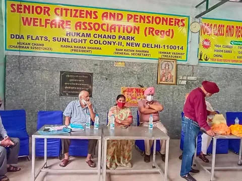 सनलाइट कॉलोनी-2 सीनियर सिटीजन हट में जन्मदिन समारोह — 6