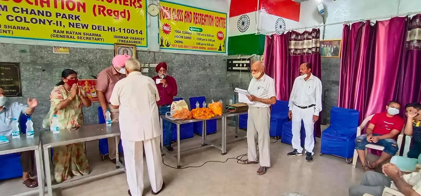 सनलाइट कॉलोनी-2 सीनियर सिटीजन हट में जन्मदिन समारोह — तस्वीर 7 में से 14