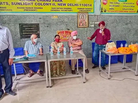 सनलाइट कॉलोनी-2 सीनियर सिटीजन हट में जन्मदिन समारोह — 12