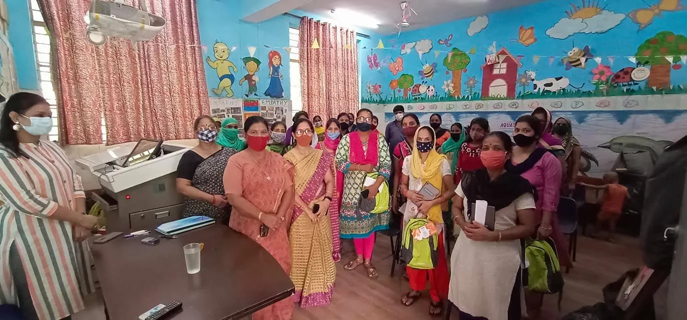 जीवन नगर एसडीएमसी स्कूल में अभिभावक-शिक्षक बैठक — तस्वीर 2 में से 11
