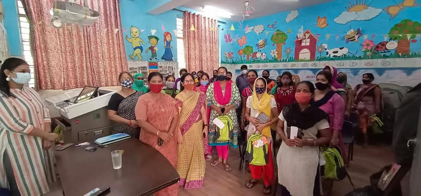 जीवन नगर एसडीएमसी स्कूल में अभिभावक-शिक्षक बैठक — तस्वीर 3 में से 11