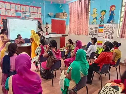 जीवन नगर एसडीएमसी स्कूल में अभिभावक-शिक्षक बैठक — 9