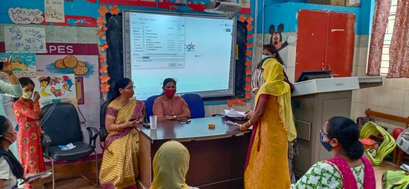 जीवन नगर एसडीएमसी स्कूल में अभिभावक-शिक्षक बैठक — तस्वीर 11 में से 11