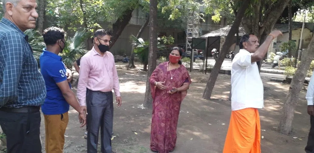 सनलाइट कॉलोनी-2 स्टोर वाले पार्क का आरडब्ल्यूए संग निरीक्षण — तस्वीर 3 में से 12