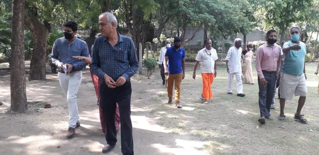 सनलाइट कॉलोनी-2 स्टोर वाले पार्क का आरडब्ल्यूए संग निरीक्षण — तस्वीर 8 में से 12
