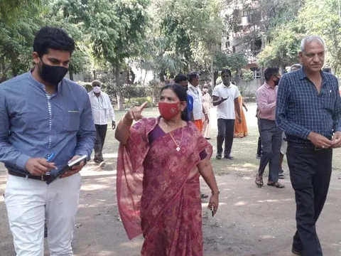 सनलाइट कॉलोनी-2 स्टोर वाले पार्क का आरडब्ल्यूए संग निरीक्षण — 9