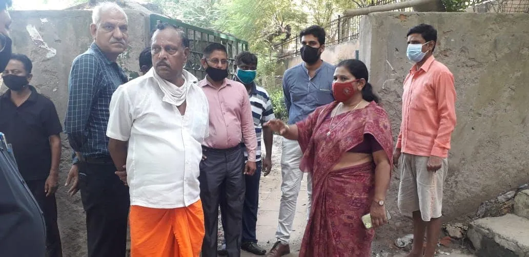 सनलाइट कॉलोनी-2 स्टोर वाले पार्क का आरडब्ल्यूए संग निरीक्षण — तस्वीर 11 में से 12