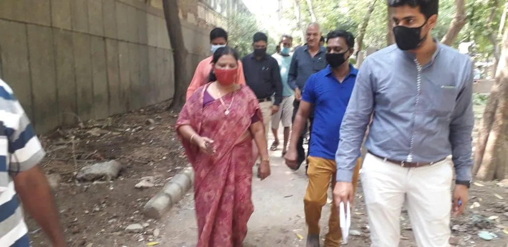 सनलाइट कॉलोनी-2 स्टोर वाले पार्क का आरडब्ल्यूए संग निरीक्षण — तस्वीर 12 में से 12