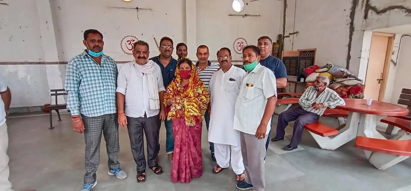 सराय काले खां शिव मंदिर में पूजा-अर्चना एवं आरडब्ल्यूए संग निरीक्षण — तस्वीर 1 में से 24