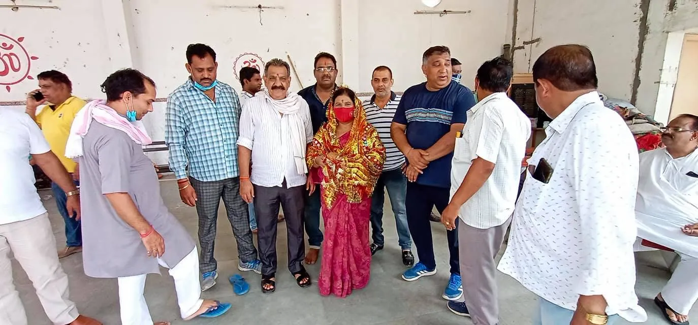 सराय काले खां शिव मंदिर में पूजा-अर्चना एवं आरडब्ल्यूए संग निरीक्षण — तस्वीर 3 में से 24