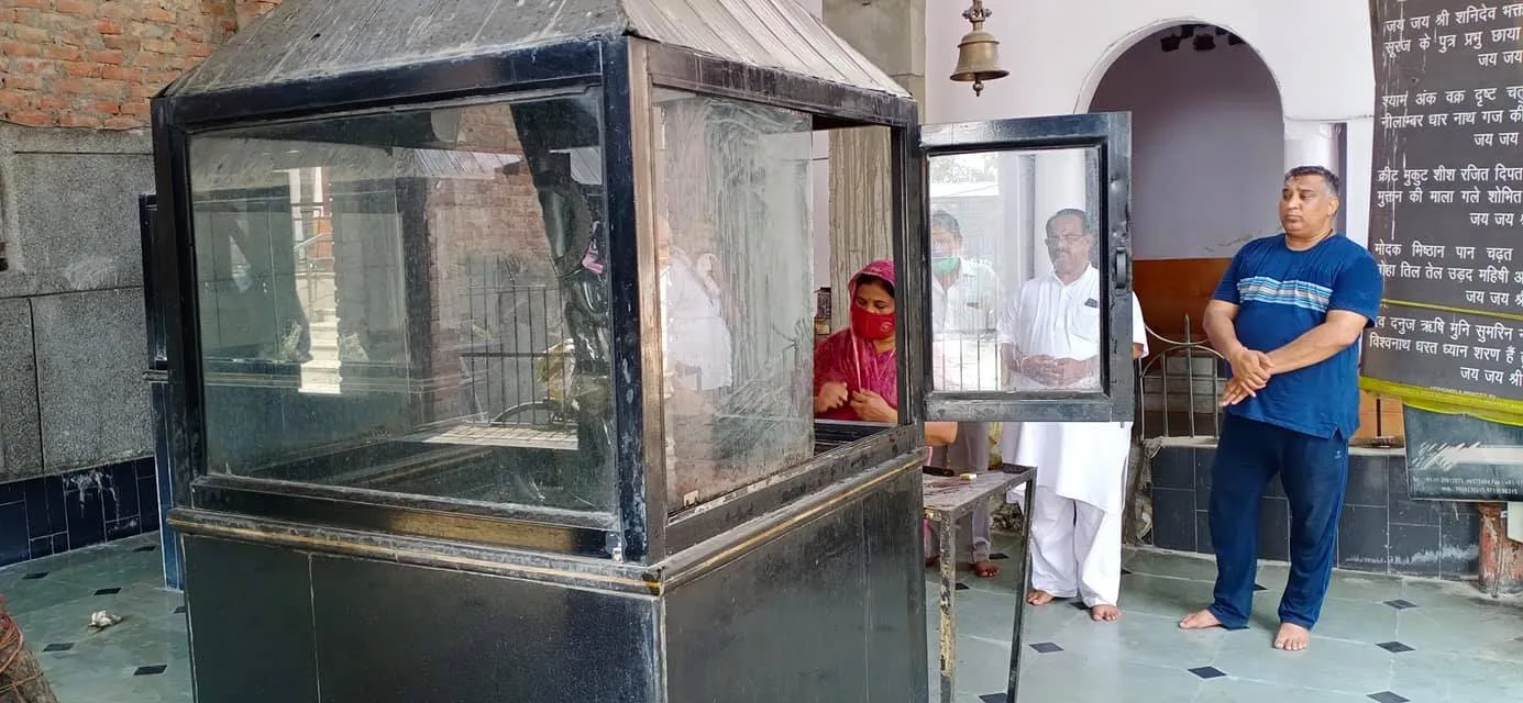 सराय काले खां शिव मंदिर में पूजा-अर्चना एवं आरडब्ल्यूए संग निरीक्षण — तस्वीर 10 में से 24