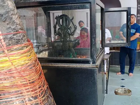 सराय काले खां शिव मंदिर में पूजा-अर्चना एवं आरडब्ल्यूए संग निरीक्षण — 11