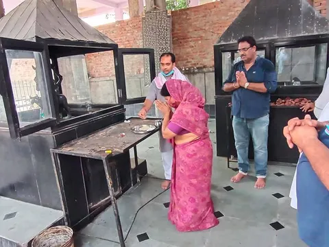 सराय काले खां शिव मंदिर में पूजा-अर्चना एवं आरडब्ल्यूए संग निरीक्षण — 12