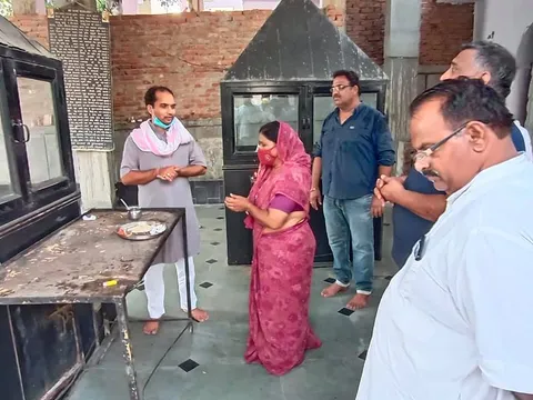 सराय काले खां शिव मंदिर में पूजा-अर्चना एवं आरडब्ल्यूए संग निरीक्षण — 14