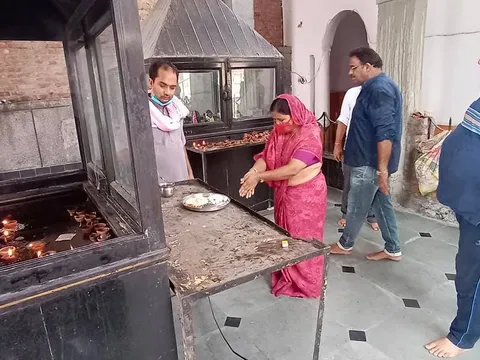 सराय काले खां शिव मंदिर में पूजा-अर्चना एवं आरडब्ल्यूए संग निरीक्षण — 16
