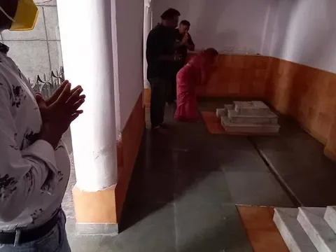 सराय काले खां शिव मंदिर में पूजा-अर्चना एवं आरडब्ल्यूए संग निरीक्षण — 18