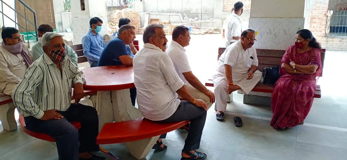 सराय काले खां शिव मंदिर में पूजा-अर्चना एवं आरडब्ल्यूए संग निरीक्षण — तस्वीर 24 में से 24