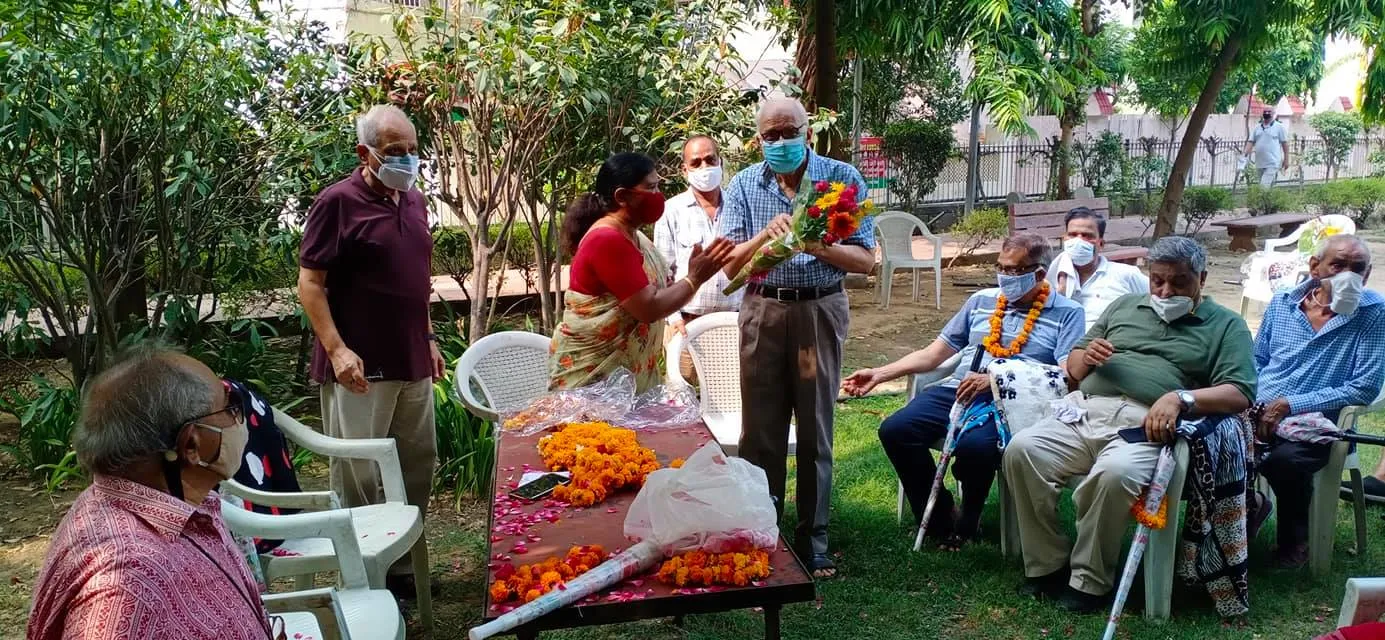 सिद्धार्थ एनक्लेव ट्राएंगल पार्क में नए आरडब्ल्यूए सदस्यों का स्वागत — तस्वीर 1 में से 18