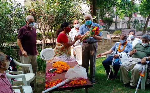 सिद्धार्थ एनक्लेव ट्राएंगल पार्क में नए आरडब्ल्यूए सदस्यों का स्वागत