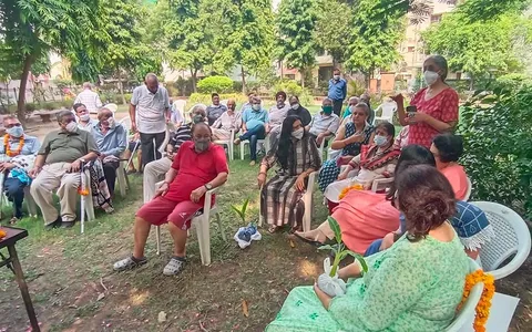 सिद्धार्थ एनक्लेव ट्राएंगल पार्क में नए आरडब्ल्यूए सदस्यों का स्वागत