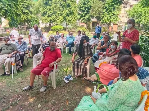 सिद्धार्थ एनक्लेव ट्राएंगल पार्क में नए आरडब्ल्यूए सदस्यों का स्वागत — 2