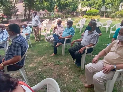 सिद्धार्थ एनक्लेव ट्राएंगल पार्क में नए आरडब्ल्यूए सदस्यों का स्वागत — 3