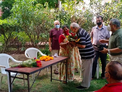सिद्धार्थ एनक्लेव ट्राएंगल पार्क में नए आरडब्ल्यूए सदस्यों का स्वागत — 5
