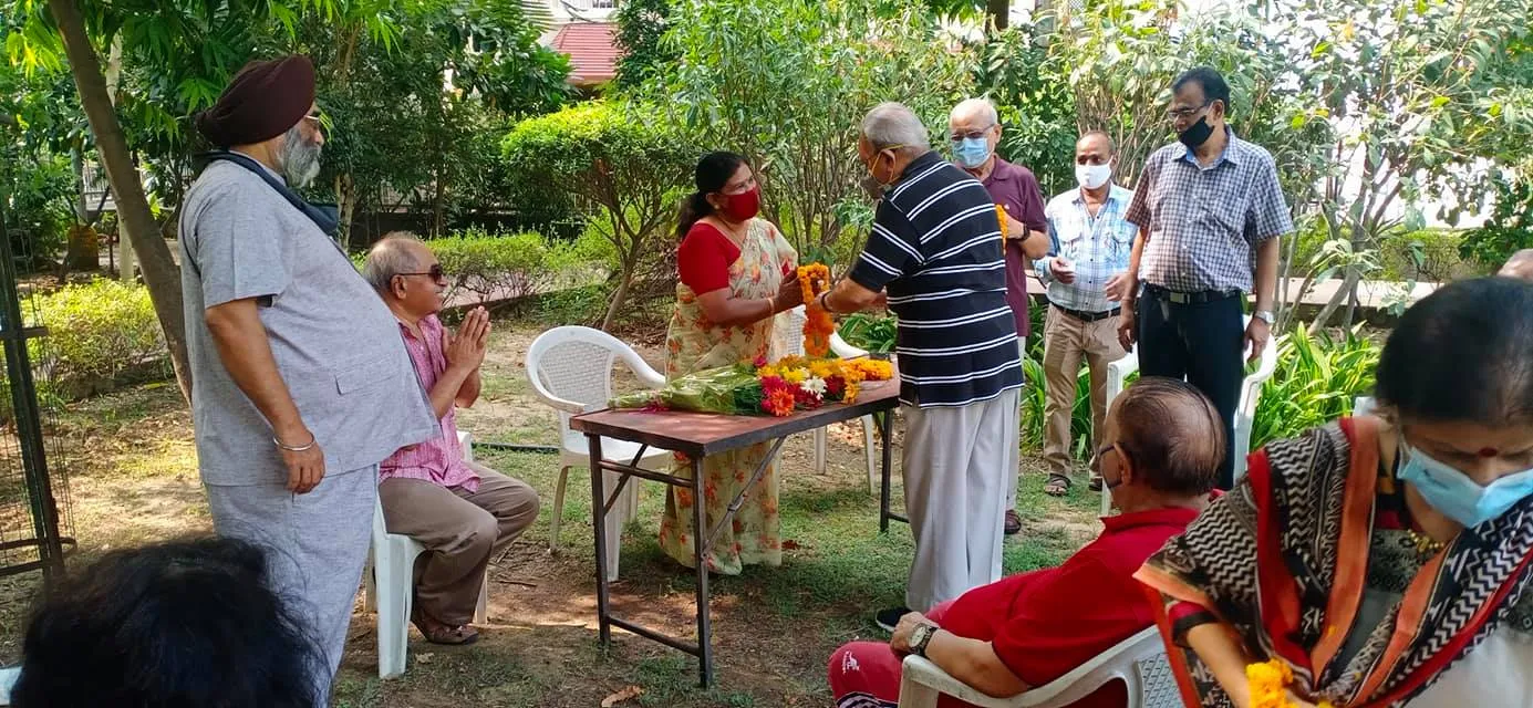 सिद्धार्थ एनक्लेव ट्राएंगल पार्क में नए आरडब्ल्यूए सदस्यों का स्वागत — तस्वीर 6 में से 18