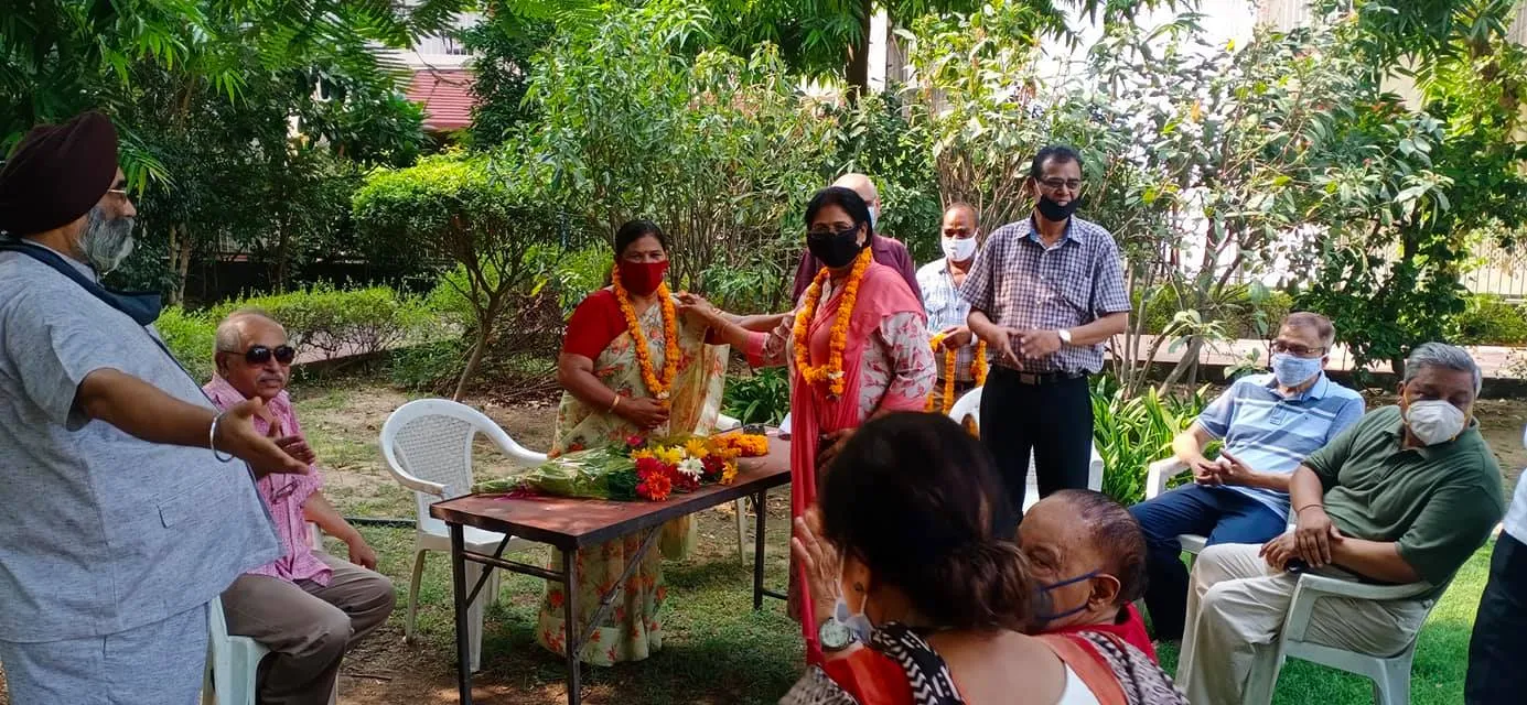 सिद्धार्थ एनक्लेव ट्राएंगल पार्क में नए आरडब्ल्यूए सदस्यों का स्वागत — तस्वीर 8 में से 18
