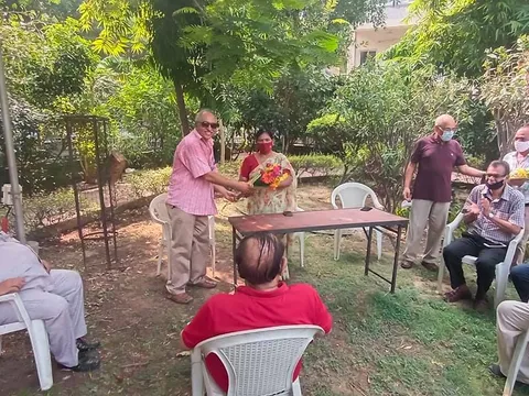 सिद्धार्थ एनक्लेव ट्राएंगल पार्क में नए आरडब्ल्यूए सदस्यों का स्वागत — 13