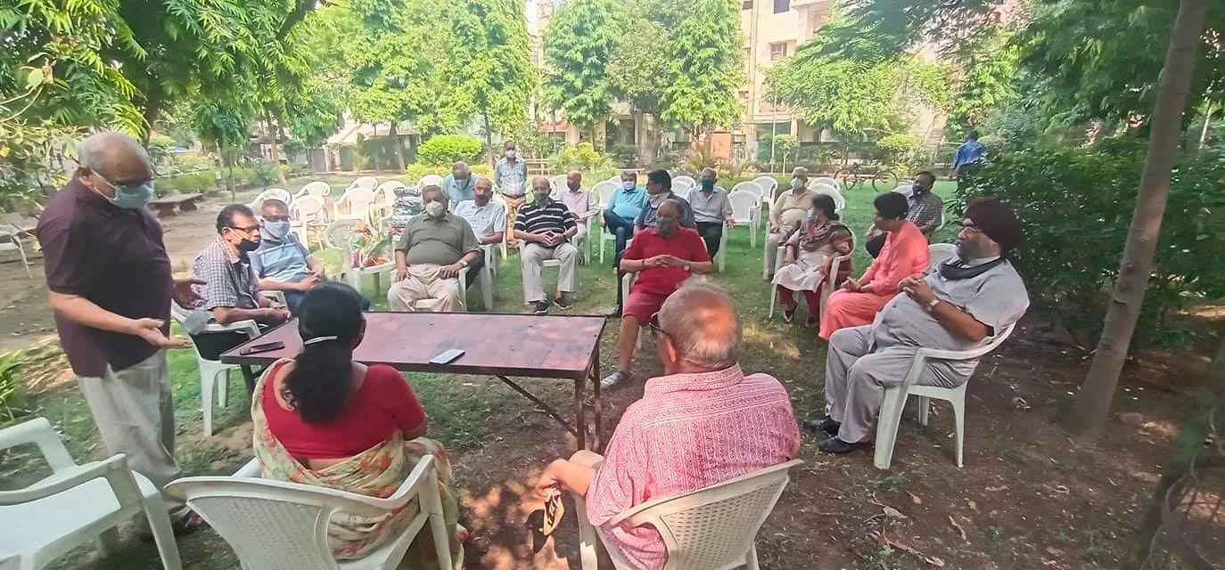 सिद्धार्थ एनक्लेव ट्राएंगल पार्क में नए आरडब्ल्यूए सदस्यों का स्वागत — तस्वीर 14 में से 18