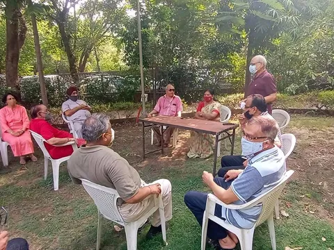 सिद्धार्थ एनक्लेव ट्राएंगल पार्क में नए आरडब्ल्यूए सदस्यों का स्वागत — 16