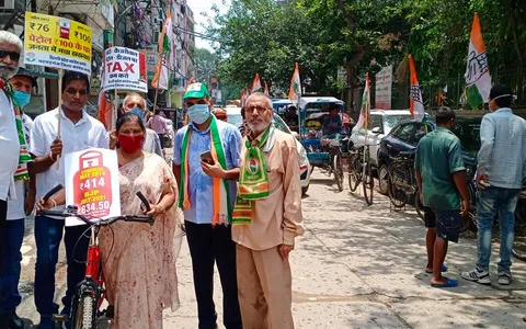पेट्रोल-डीज़ल व सरसों तेल के दामों के विरुद्ध साइकिल रोष प्रदर्शन